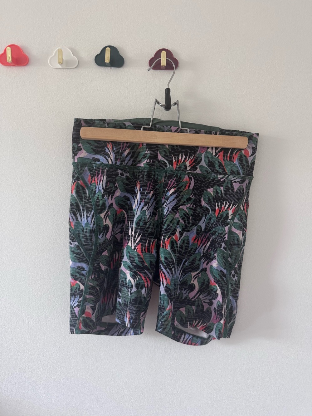 Outdoor Voices Women's Tropical Leaf Bike Shorts in Green Multi